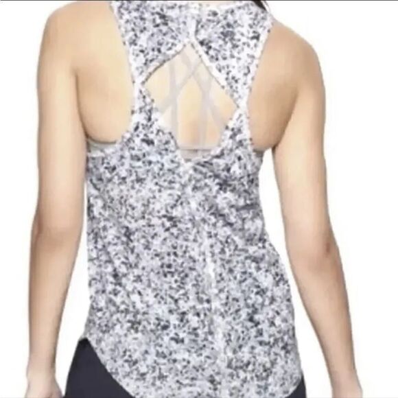 ATHLETA Sleevelesz Breezy Printed Cutout Tank Gray White Women’s Size Medium - Picture 2 of 8